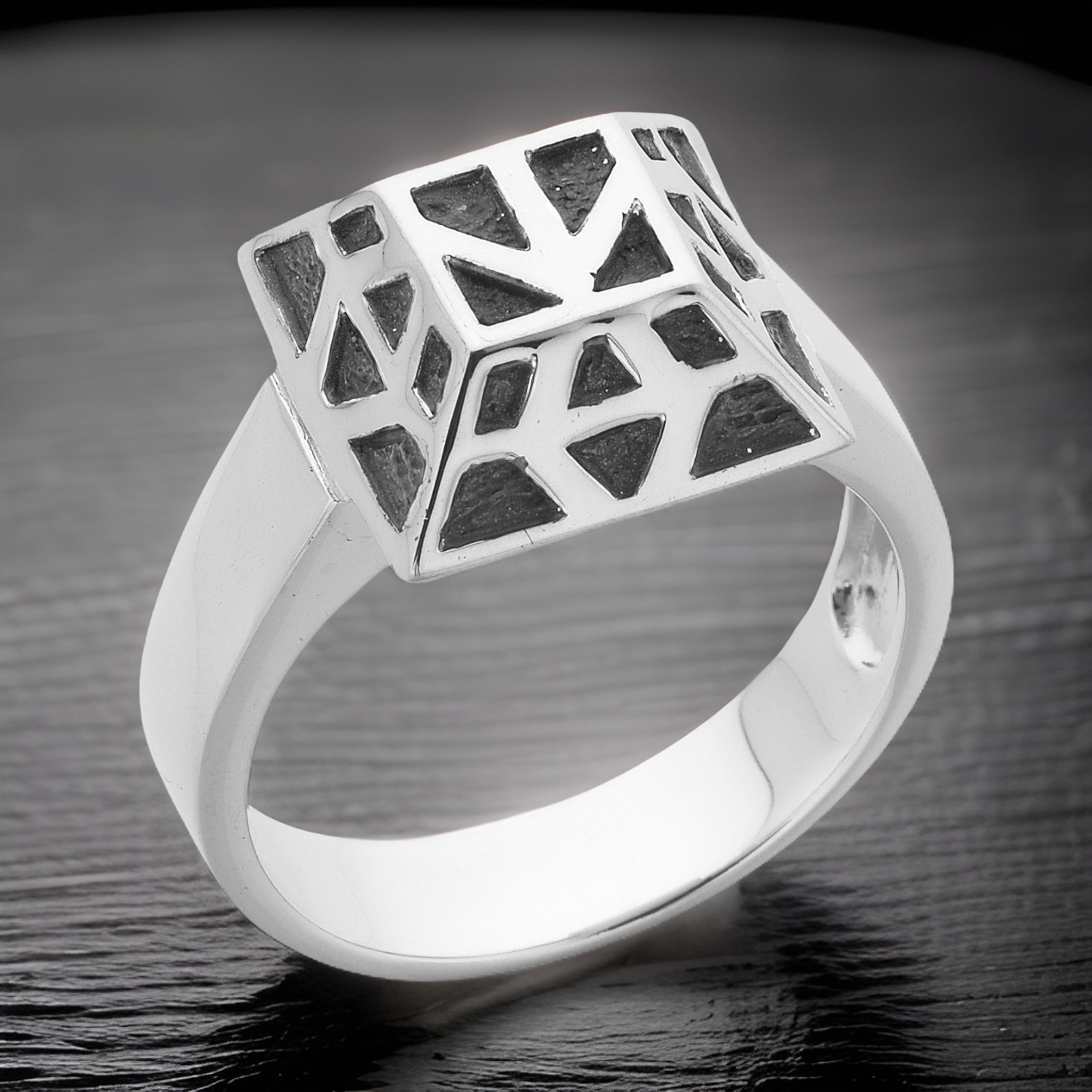 Thorin's Arkenstone Ring - WD447