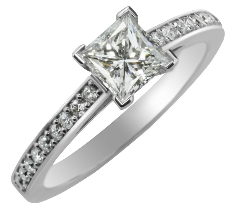 Stunning princess cut diamond ring