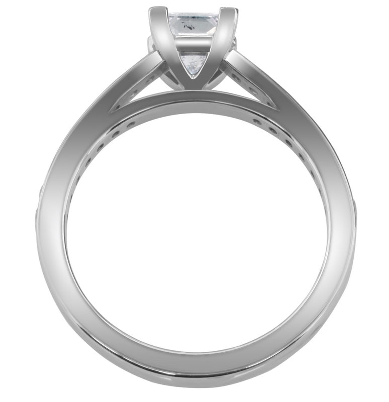 Stunning princess cut diamond ring