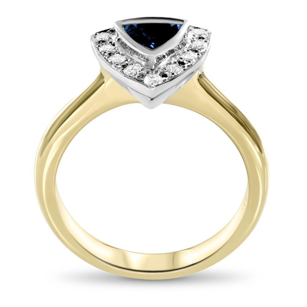 Irresistible Australian sapphire and diamond ring
