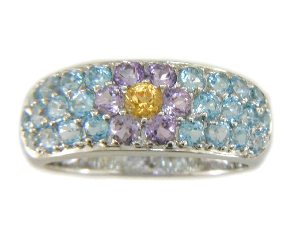 Exquisite flower gemstone white gold ring