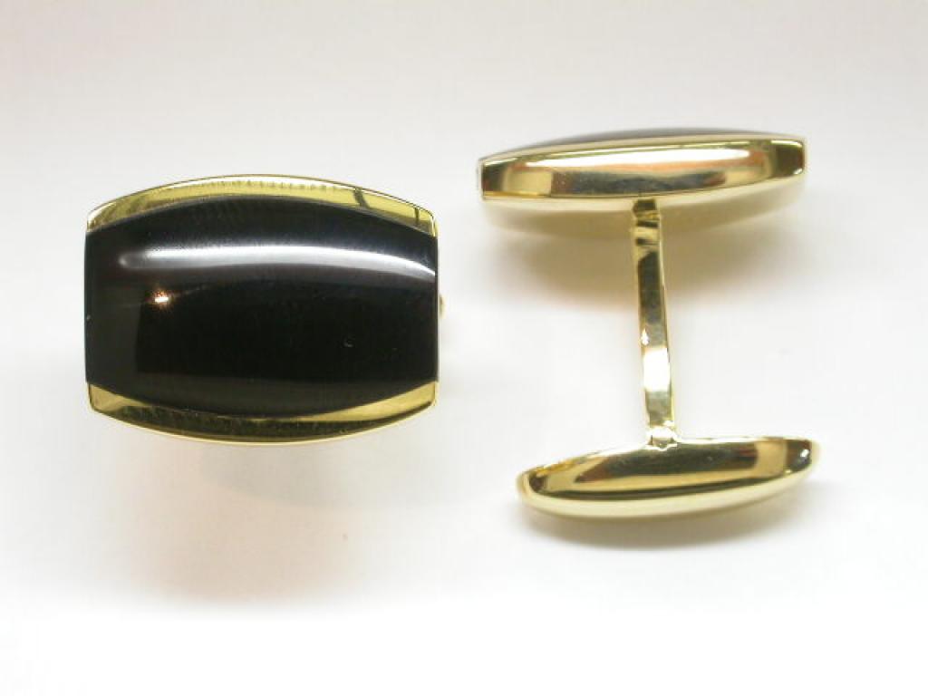 Black onyx gold cuff links