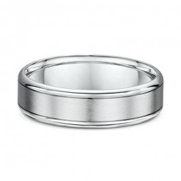 Platinum 950 Mens Wedding Ring with satin finished center and soft polished edges 1.5mm deep-M1074